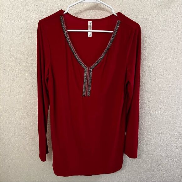 Elegant Red V-Neck Women's Top (Size Large) - Picture 1 of 4